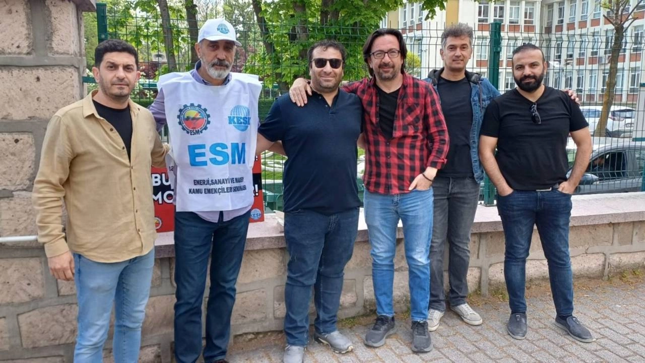 "Sendika Temsilcisi Nöbette: Hakları İçin Direnişte"