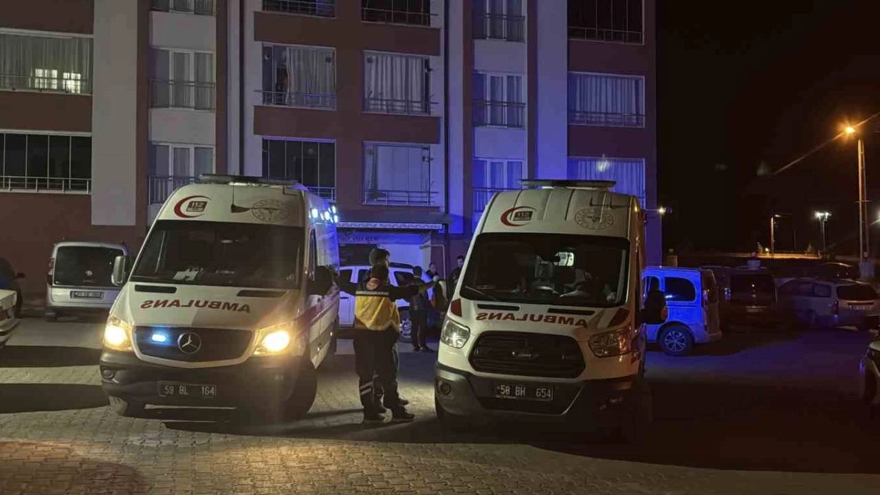 "Sivas'ta Cinayet Şoku: Kardeşler Boğazları Kesilerek Öldürüldü"