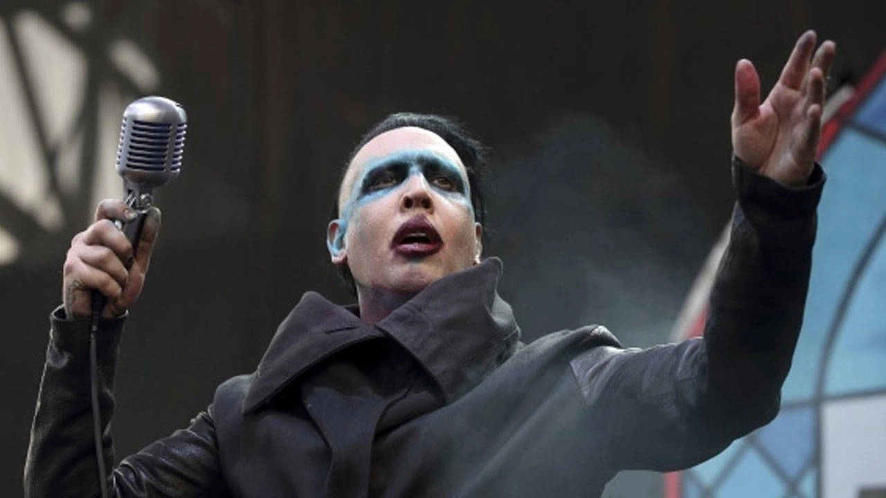 Skandal müzisyen Marilyn Manson Türkiye'yi sallamaya geliyor!