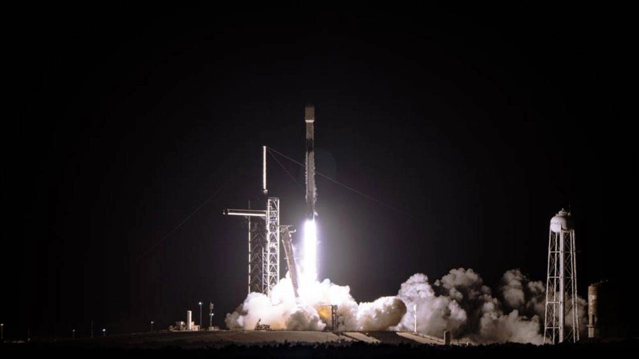 SpaceX, yörüngede 23 Starlink uydusunu fırlattı: Uzayda hakimiyetini sürdürüyor!
