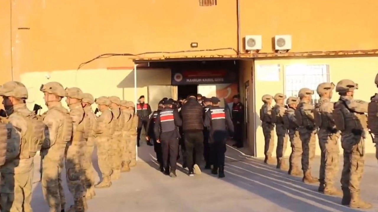 Suç Örgütlerine Operasyon: 75 Gayrimenkul ve 34 Araca El Konuldu!