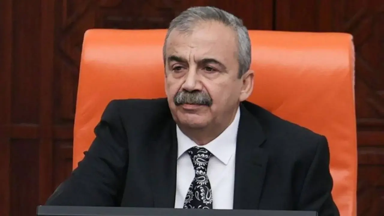 Süreyya Önder'in Sırları Toprağa Düştü!