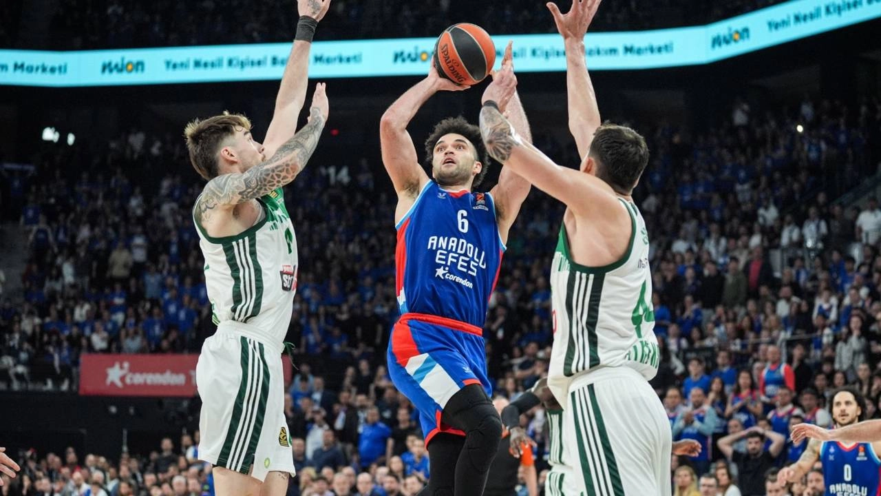 THY EuroLeague'de heyecan dorukta: İki play-off serisi 5. maça taşındı!