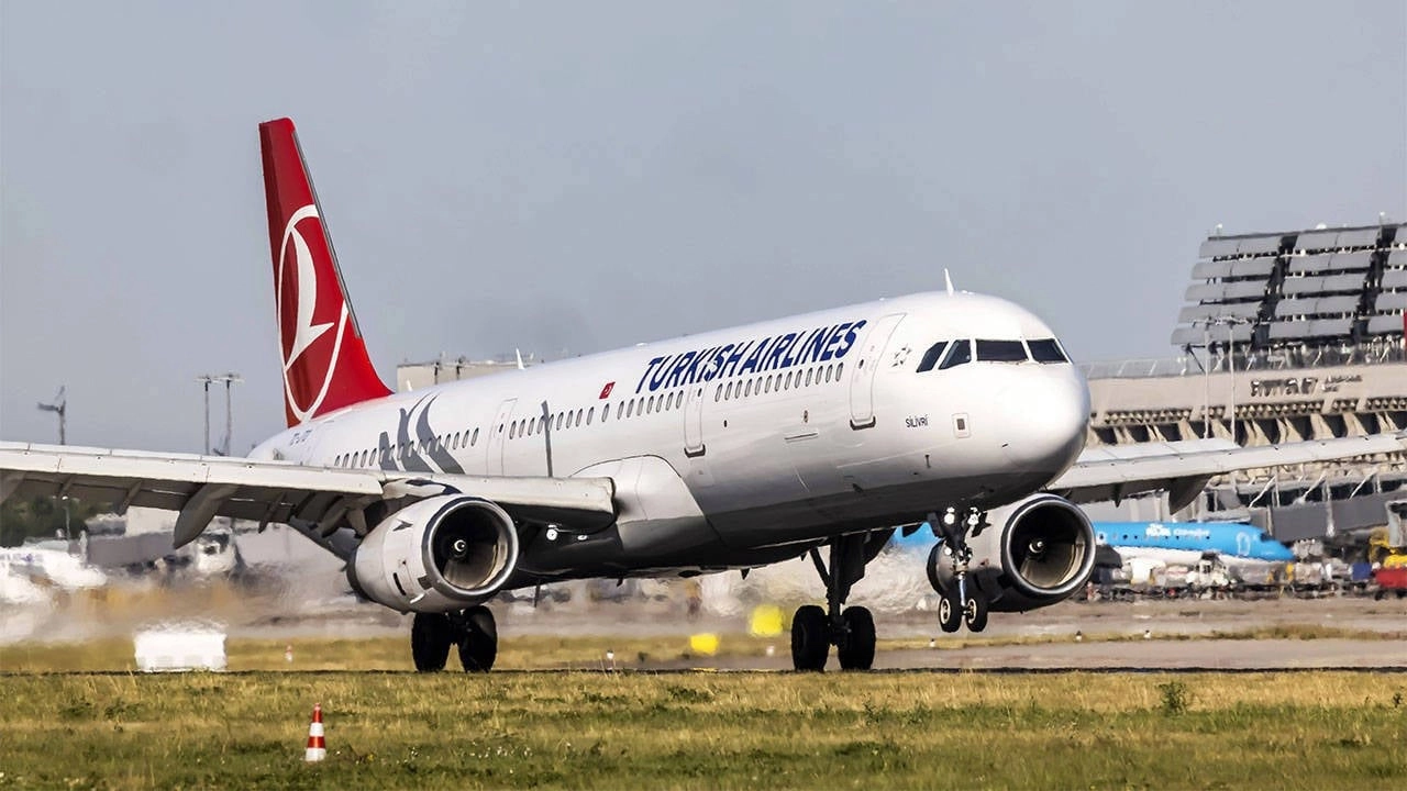 THY yöneticileri ceplerini dolduruyor: Halk fakirleşiyor!