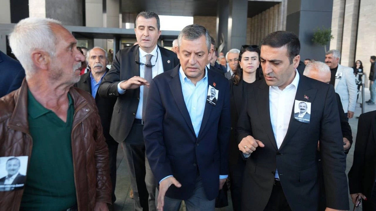 Toplumsal isyanlar yükseldiğinde hep aynı senaryo: Arkasında mutlaka bir azmettiren var