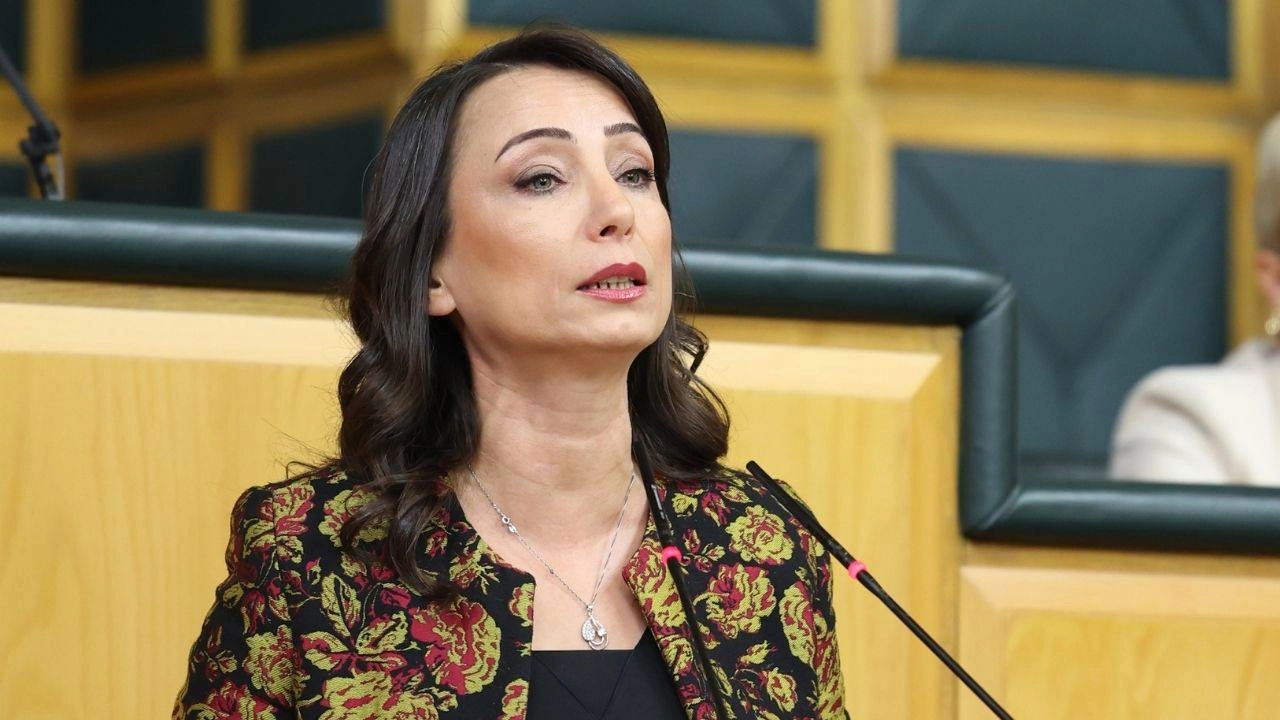 Tülay Hatimoğulları, partisinin grup toplantısında isyan bayrağını çekiyor!