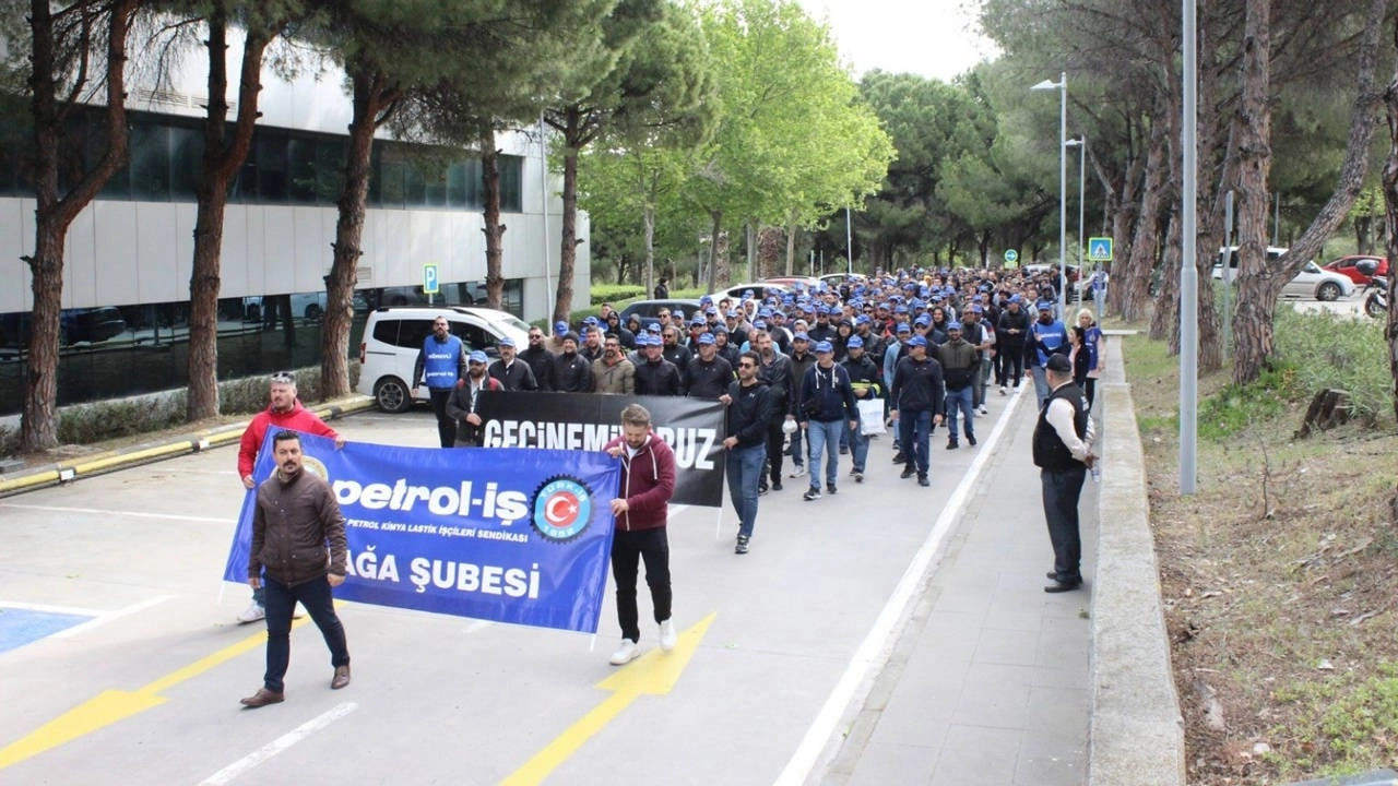TÜPRAŞ İşçilerinden Güçlü Direniş!