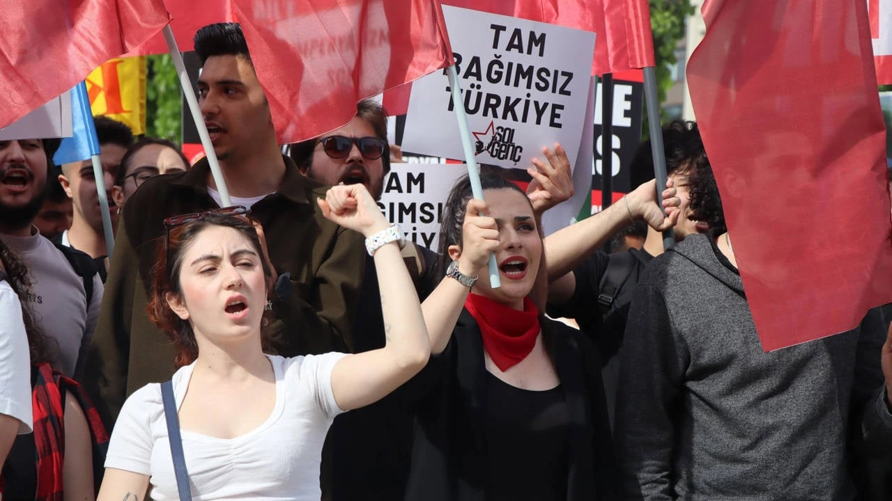 Üç Fidan'ın Anısına Devrim Rüzgarı