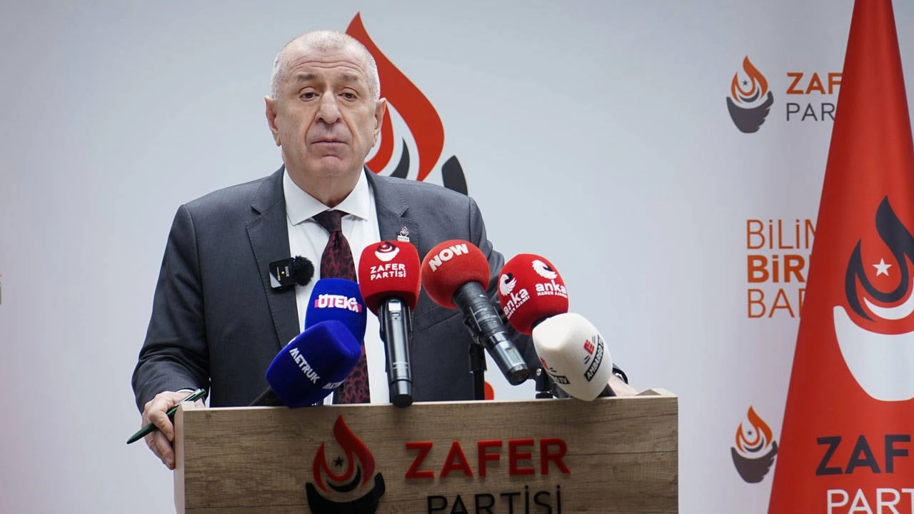 Ümit Özdağ, MİT ifşaatı davası için hastaneye sevk edildi