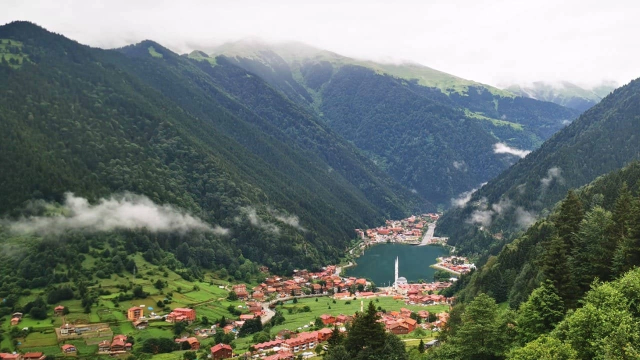 Uzungöl'e HES Müjdesi: Doğa Kazandı!