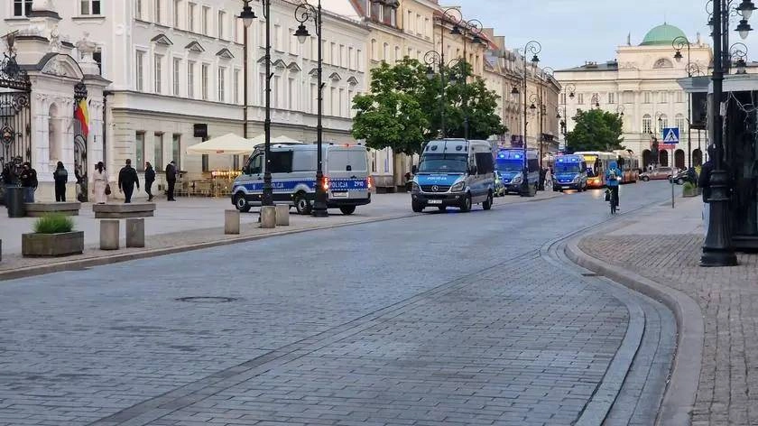 Varşova Üniversitesi'nde Dehşet: Baltalı Saldırıda 1 Ölü, 1 Yaralı