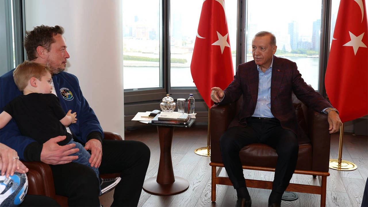 X (Twitter), Türkiye'de boyun eğmeye karar verdi