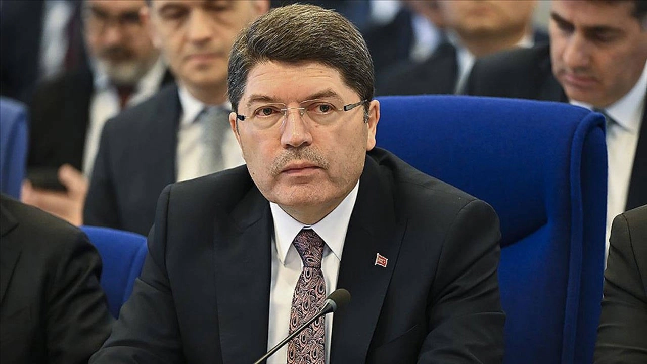 Yılmaz Tunç, DEM Parti'ye meydan okuyor: Biz top oynamıyoruz, iktidardaki top ne demek?