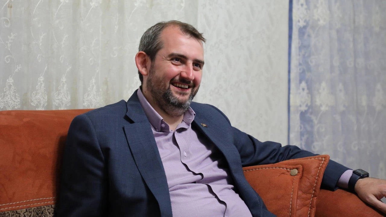 "Yöneticiler Çoğalıyor, Çalışanlar Geri Planda Kalıyor"